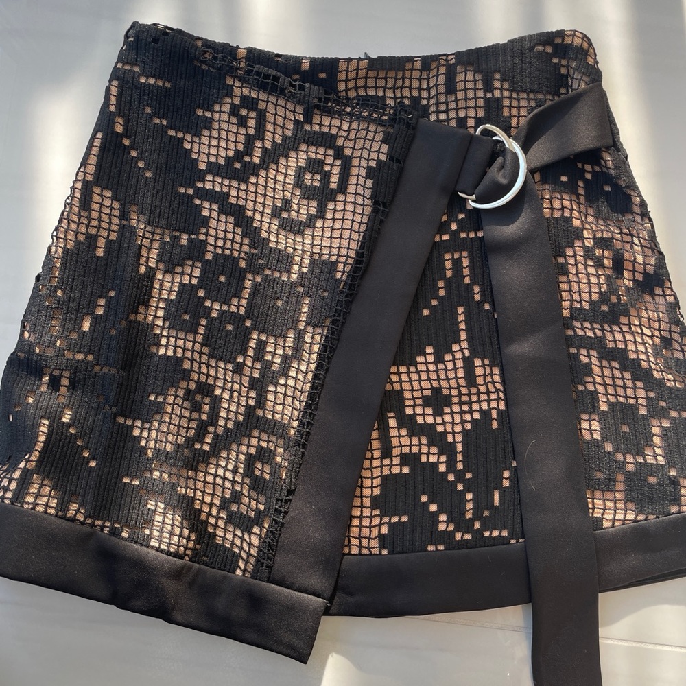 Elliatt crochet look lace on nude background  size small